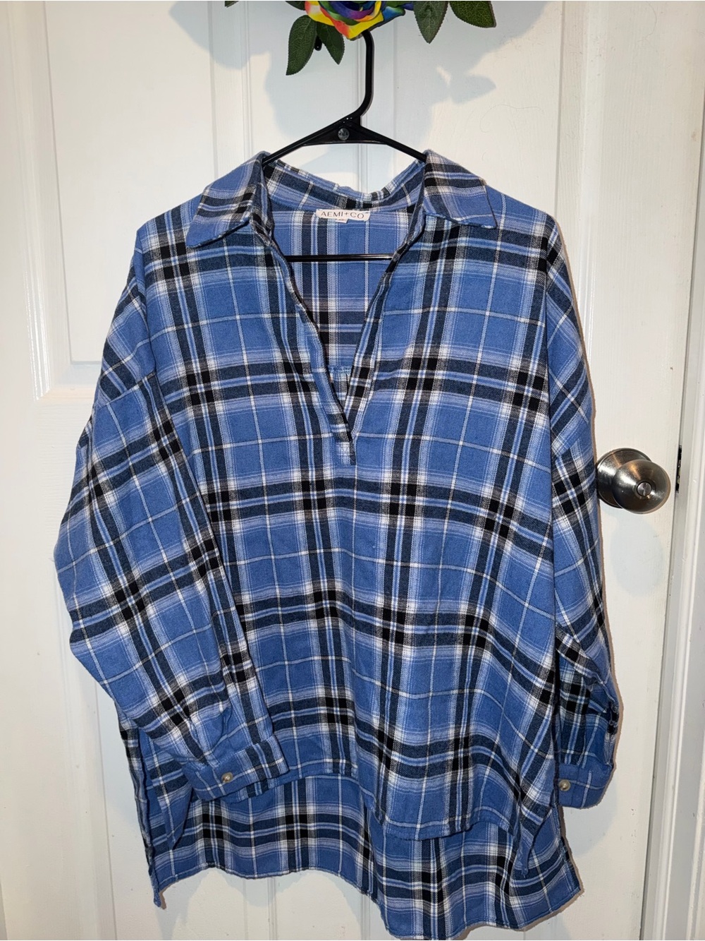 Aemi+CO Blue Plaid Button-Down Shirt